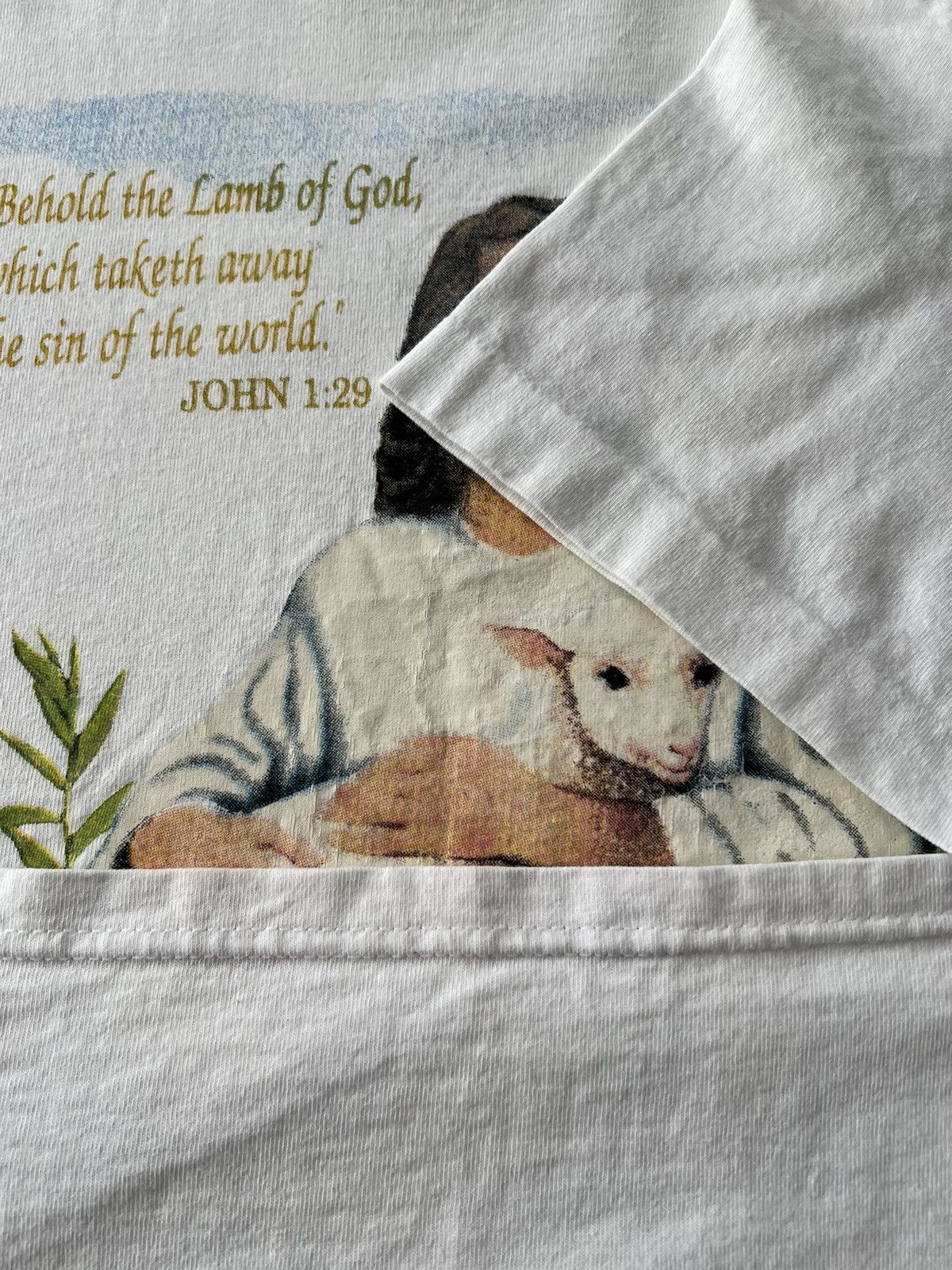 Vintage Vintage 90s Jesus Christ John 1:29 Made in USA White T-shirt Size US L / EU 52-54 / 3 - 7 Thumbnail