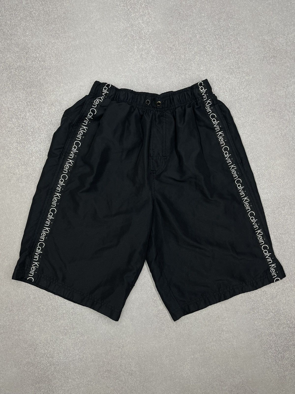 Calvin Klein Mens Calvin Klein Swimwear Black Shorts Lampas Y2K Size US 30 / EU 46 - 2 Thumbnail