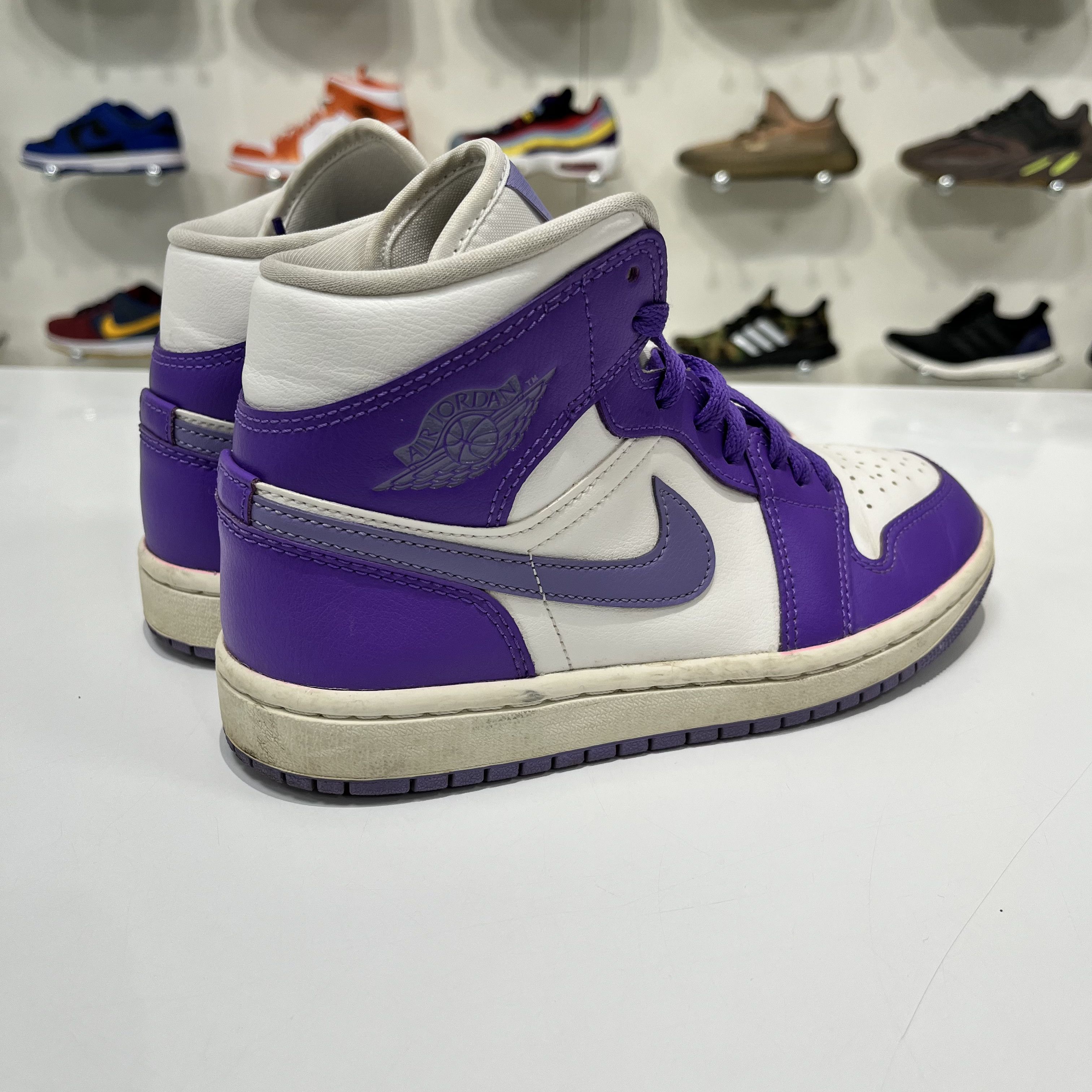 Nike Air Jordan 1 Mid Action Grape (W) Size US 5.5 / IT 35.5 - 6 Thumbnail
