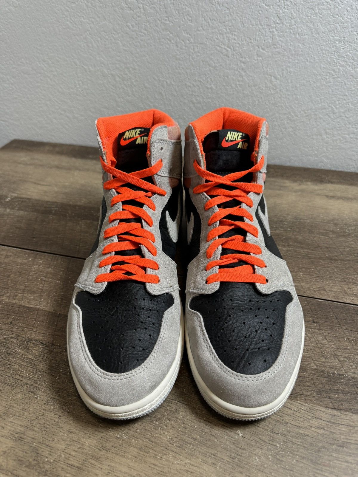 Jordan Brand Nike Air Jordan 1 Retro High OG Neutral Grey Men's Size 12.5 Size US 12.5 / EU 45-46 - 3 Thumbnail