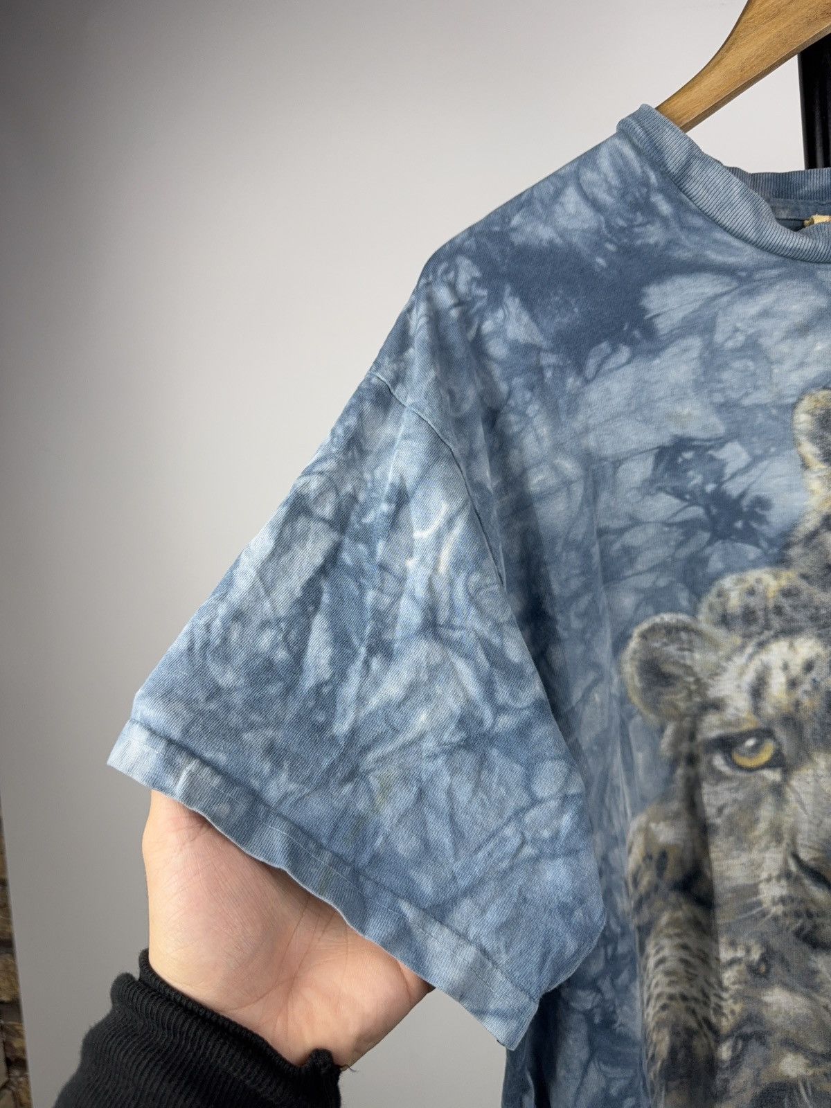 The Mountain Vintage 1998 The Mountain Snow Leopard Graphic T-Shirt Size US L / EU 52-54 / 3 - 4 Thumbnail