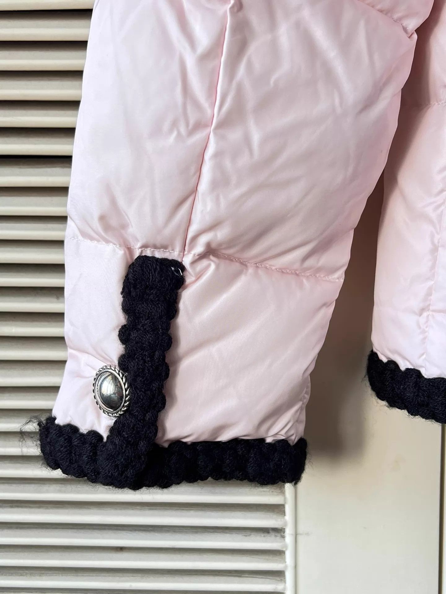 Miu Miu MIU MIU pink down jacket 38 classic V-neck black lace trim Size XS / US 0-2 / IT 36-38 - 5 Thumbnail