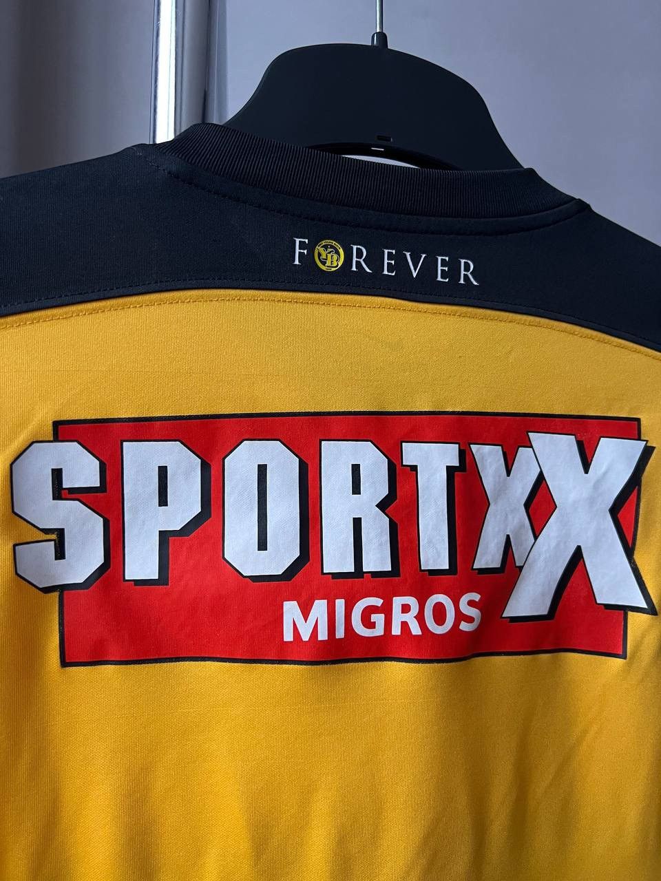 Nike 2016/17 BSC YOUNG BOYS HOME SOCCER JERSEY FOOTBALL SHIRT M Size US M / EU 48-50 / 2 - 16 Thumbnail