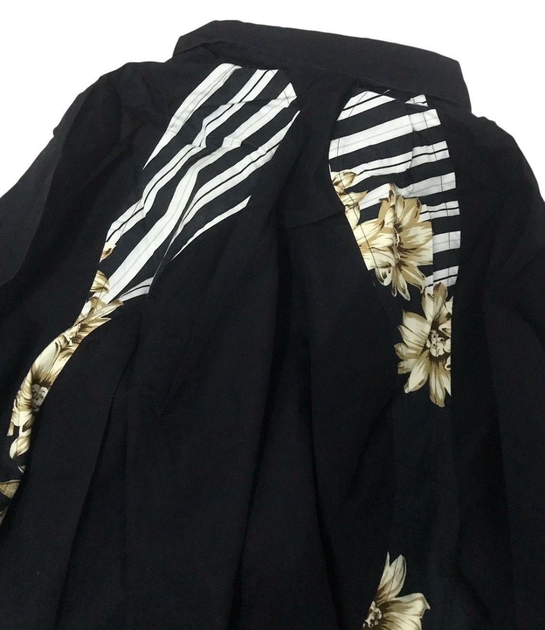 Comme des Garcons Cdg homme plus AW03 flowers button up Size US S / EU 44-46 / 1 - 5 Thumbnail