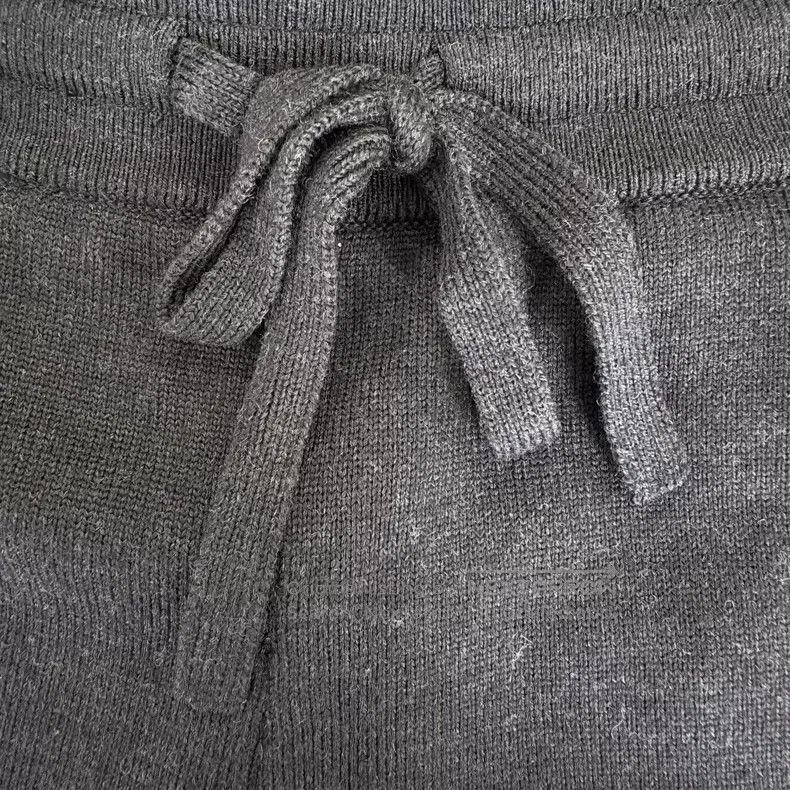 Louis Vuitton Louis Vuitton size m Letter embroidered logo knit slacks pa Size US 28 / EU 44 - 8 Thumbnail