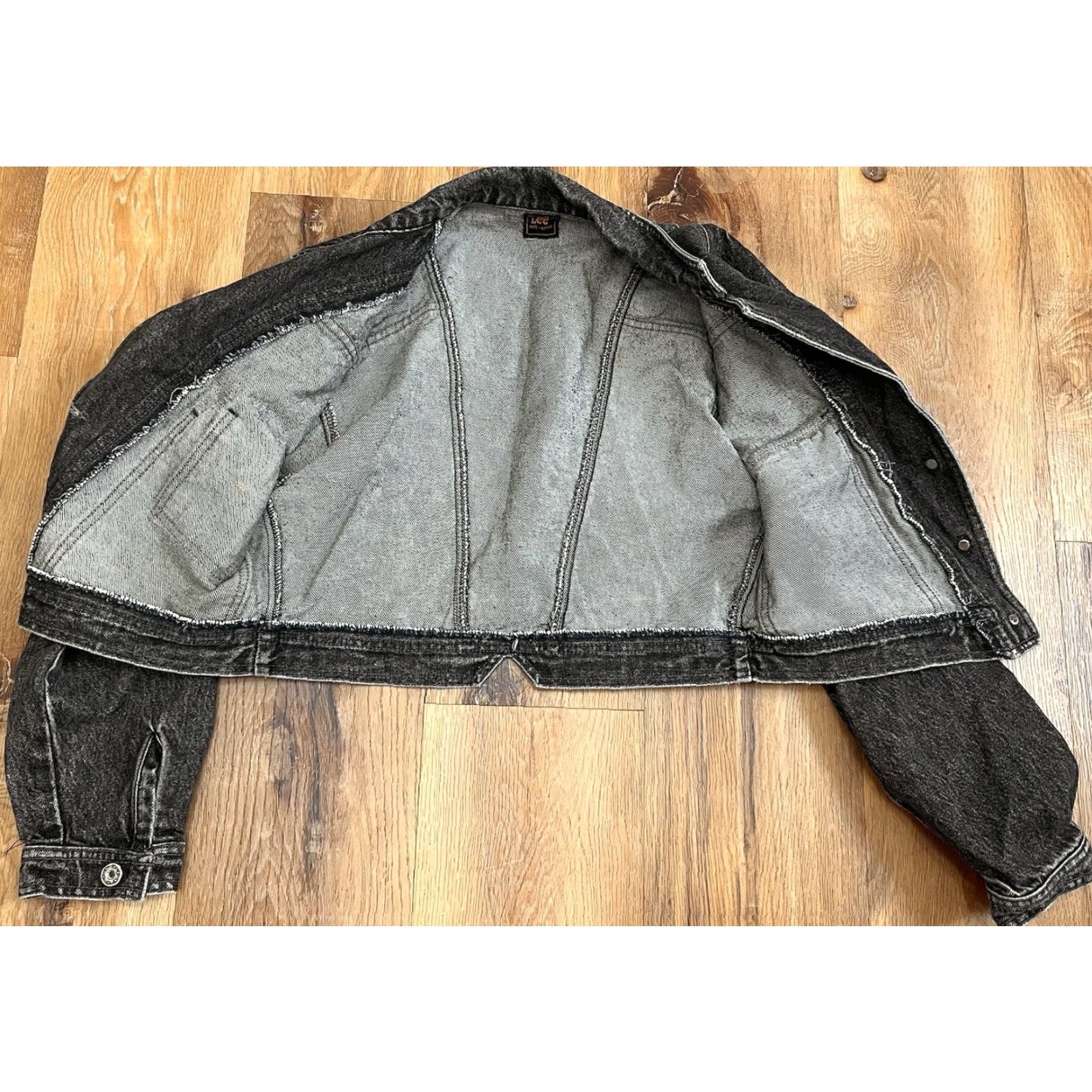 Lee VINTAGE Lee Denim Jacket 80s USA Cropped Point Hem Trucker Jean S / M Black Womens Jacket Short Cropped Denim 153438 Size 32" / US 10 / IT 46 - 5 Thumbnail