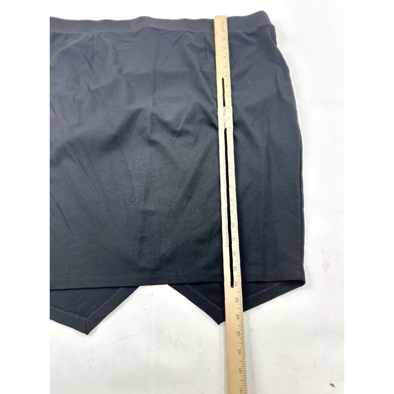 Torrid Torrid Skirt Women’s 4 Black Pencil Stretch Asymmetrical Mini Size 40" / US 18 - 7 Thumbnail