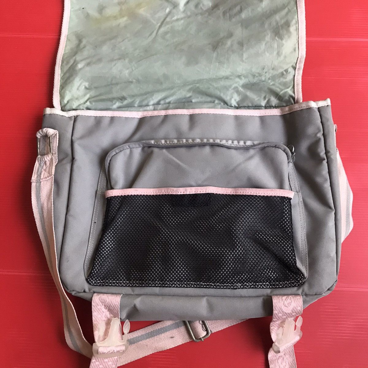 Hysteric Glamour × Rip Curl Rip Curl Shoulder Big messenger Bag Grey and pink chloe sev Size ONE SIZE - 14 Thumbnail