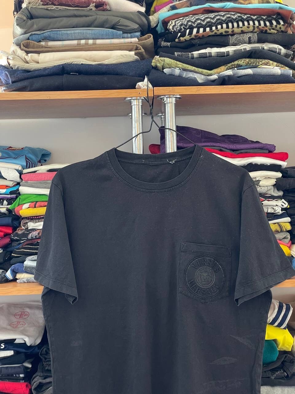 Vintage Versace Versus small logo T shirt Size US M / EU 48-50 / 2 - 2 Thumbnail