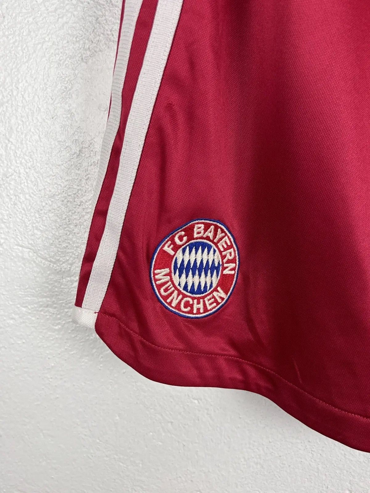 Vintage 00s Vintage Adidas FC Bayern Munchen 2003/04 Home Kit Shorts Size US 36 / EU 52 - 3 Thumbnail