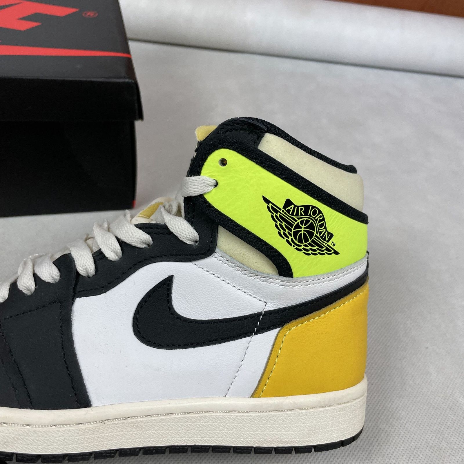 Jordan Brand × Nike Nike Air Jordan 1 High Shoes 7 Size US 7 / EU 40 - 7 Thumbnail