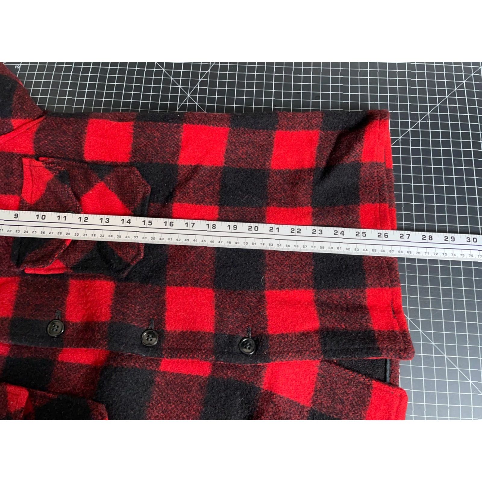Vintage VINTAGE 80s Wool Heavyweight Shirt Jacket Men Medium Red Black Buffalo Plaid Workwear Shirt Jacket Size US M / EU 48-50 / 2 - 6 Thumbnail