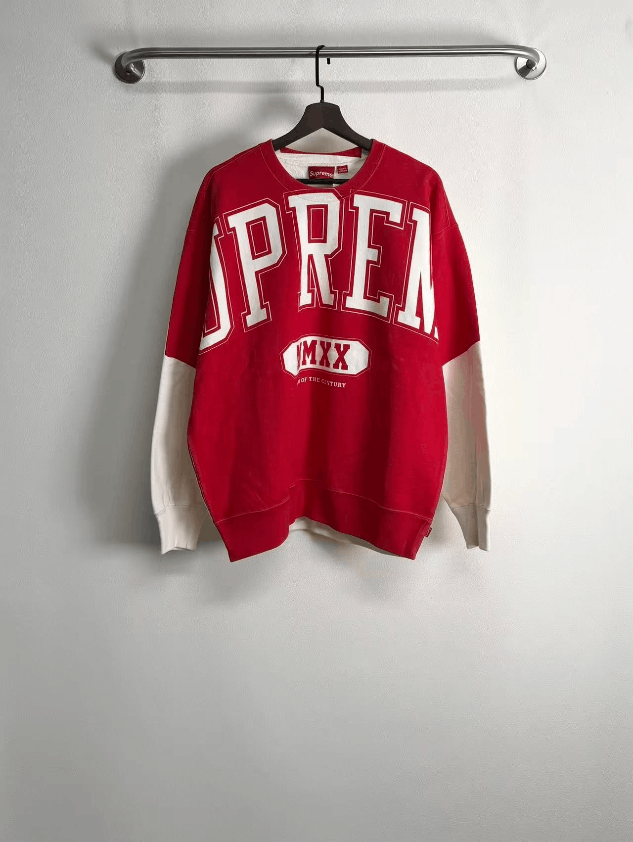 Supreme Supreme Red White Logo Sweatshirt Size US L / EU 52-54 / 3 - 1 Thumbnail