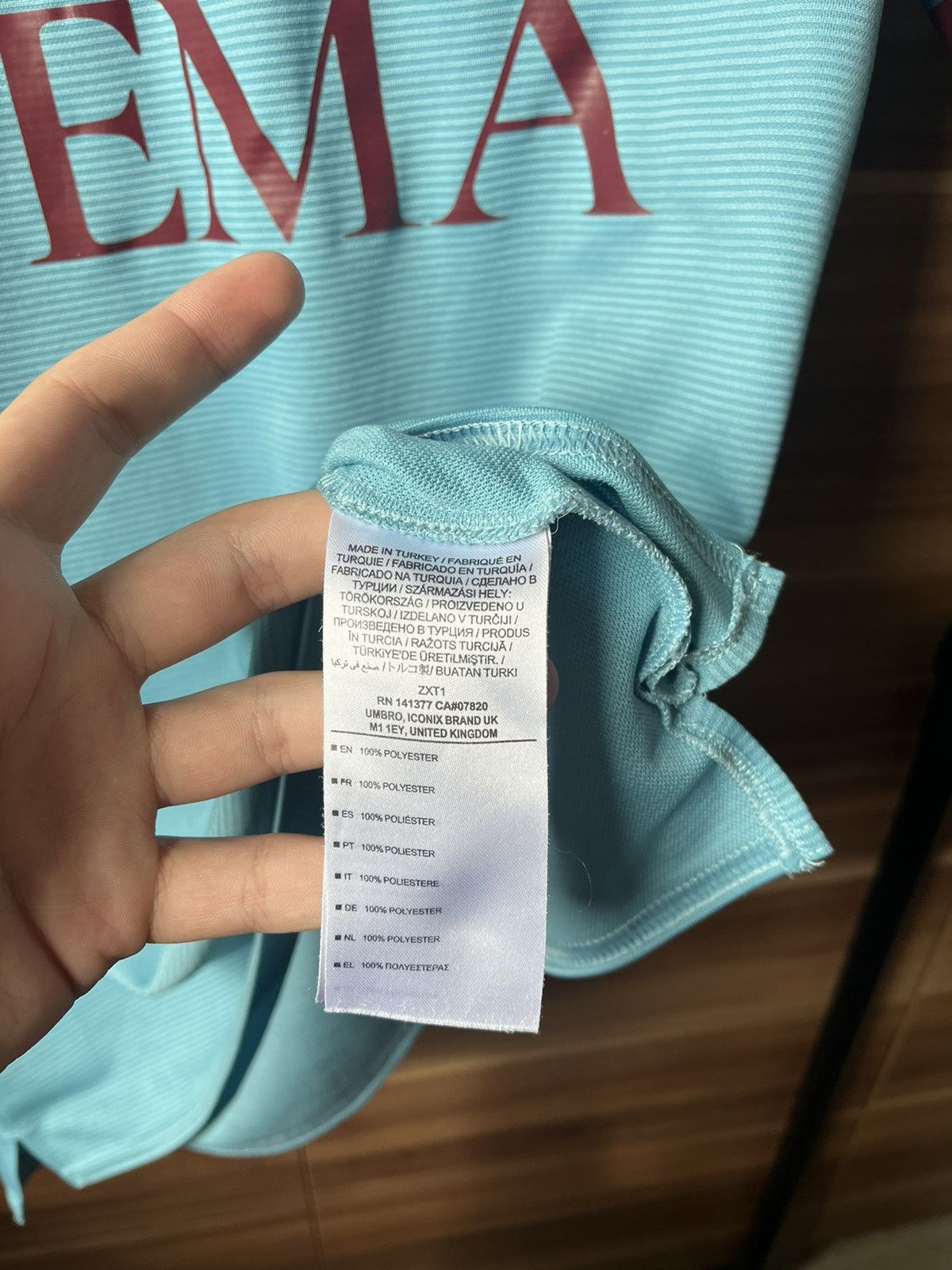 Umbro Umbro Burnley Football Jersey #36 Jordan Away 2022/2023 Size US S / EU 44-46 / 1 - 11 Thumbnail