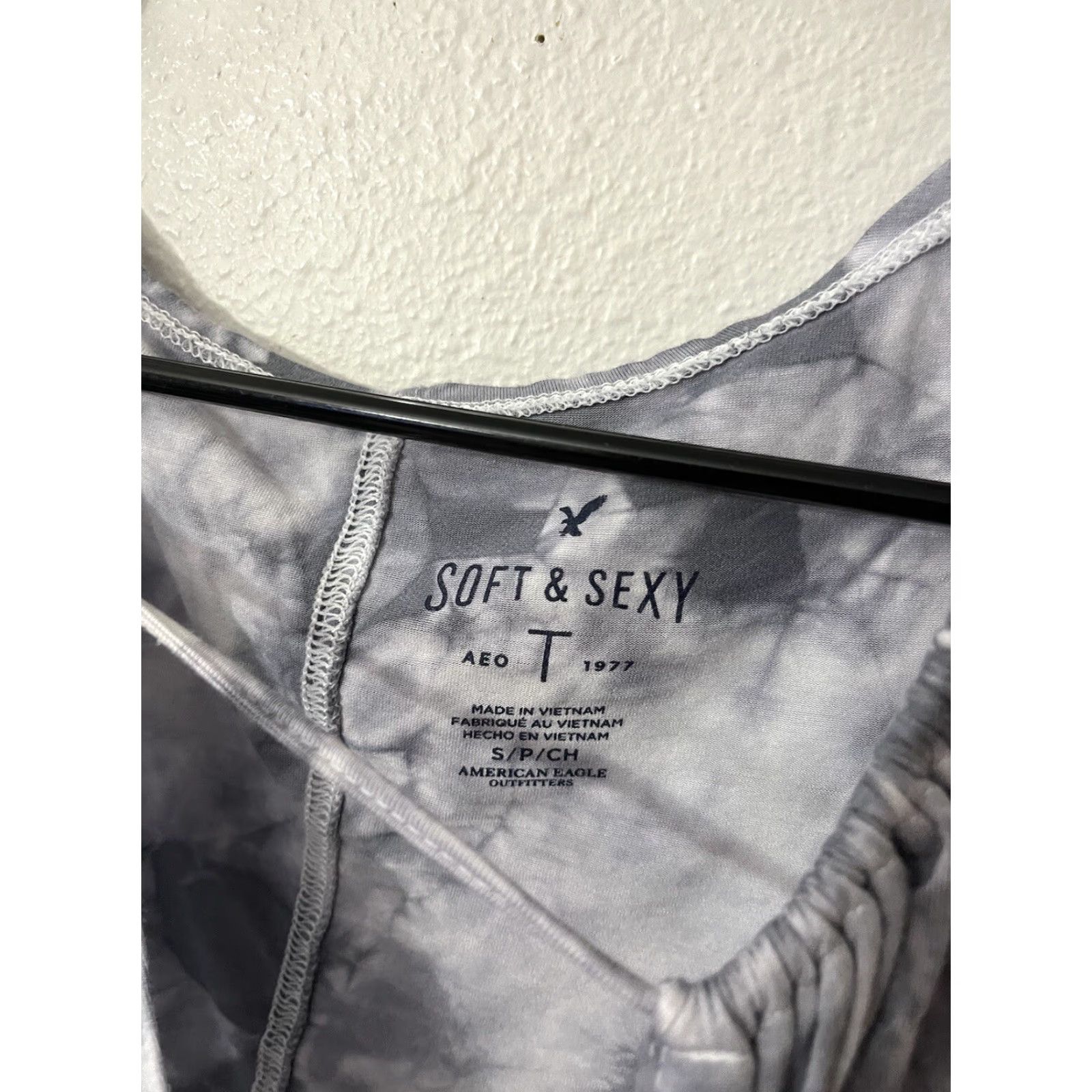 American Eagle Outfitters American Eagle Gray Soft Sexy Tie Dye Bell Sleeve V-Neck T-Shirt Size S Women Size S / US 4 / IT 40 - 3 Thumbnail