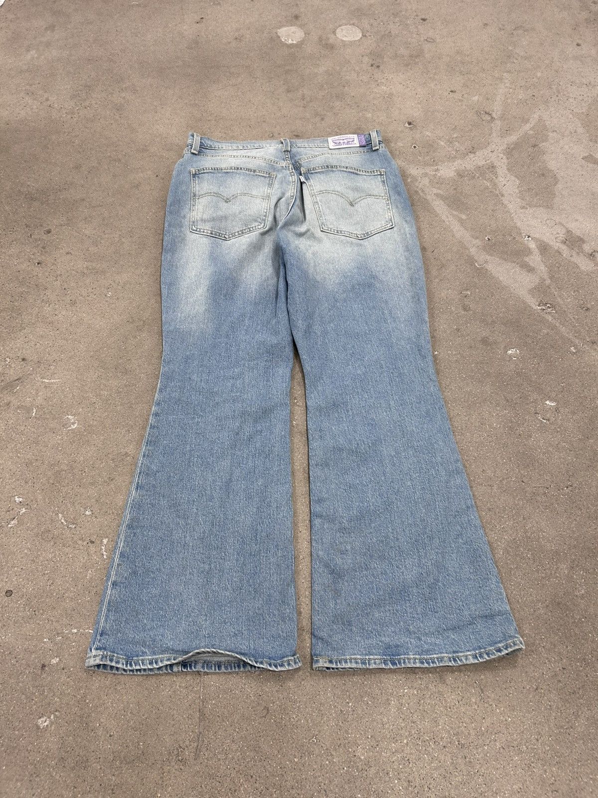 Levi's Levis x Deepika Padukone Jeans Blue Denim Flare Wide Leg Size 32" / US 10 / IT 46 - 3 Thumbnail