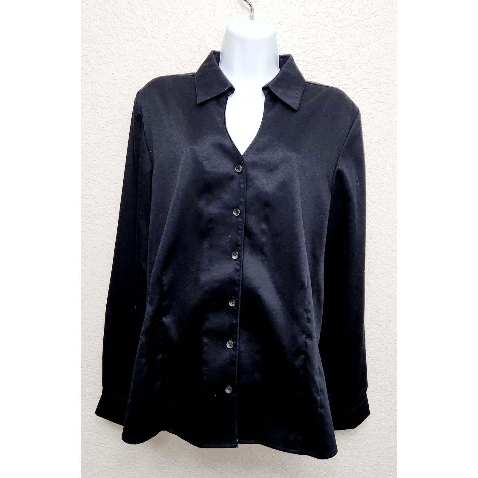 Coldwater Creek Coldwater Creek Black V Neck Button Up Long Sleeves Top L Size L / US 10 / IT 46 - 1 Thumbnail