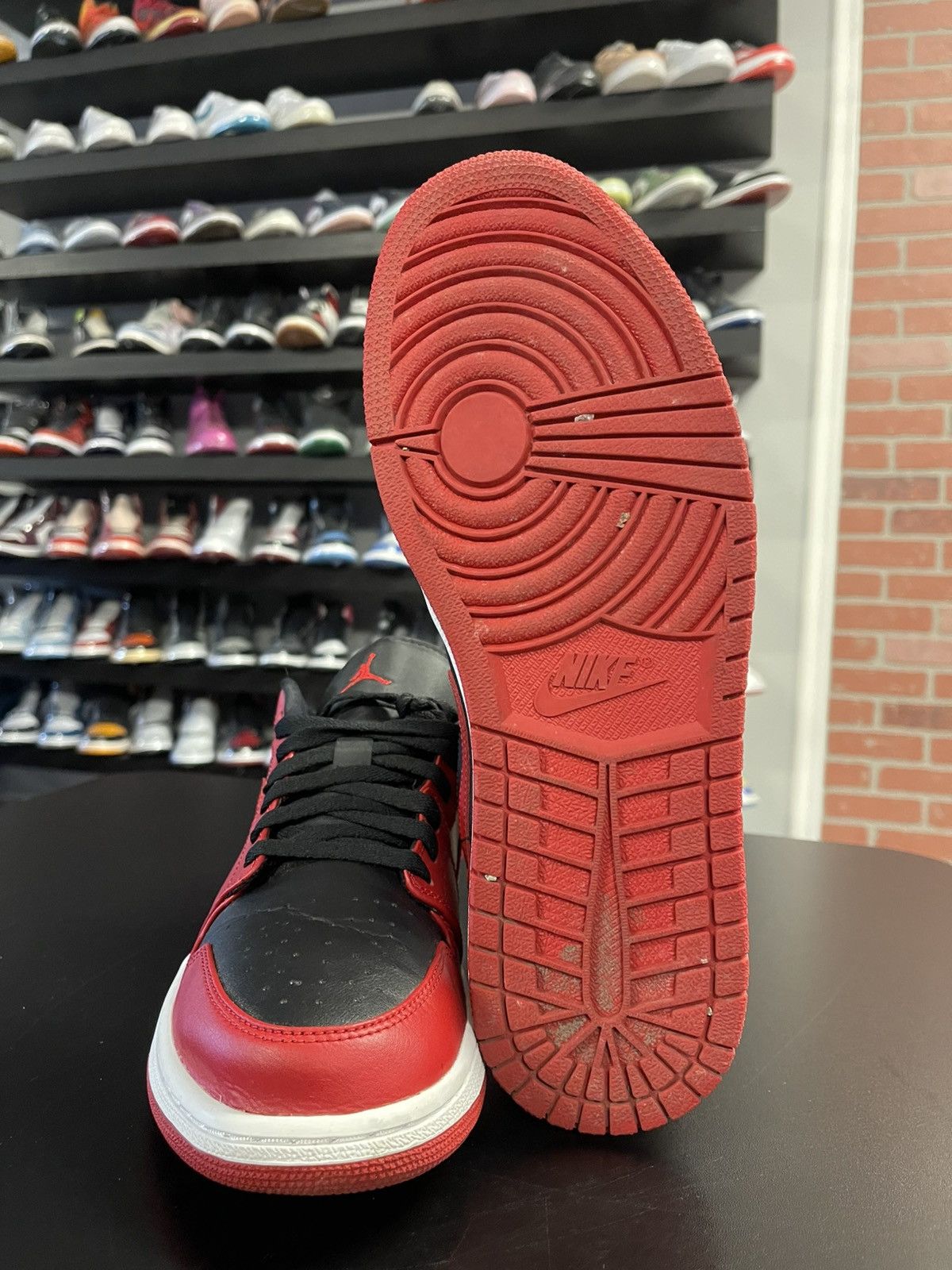 Jordan Brand Size 11 - Jordan 1 Reverse Bred Very Clean Size US 11 / EU 44 - 8 Thumbnail