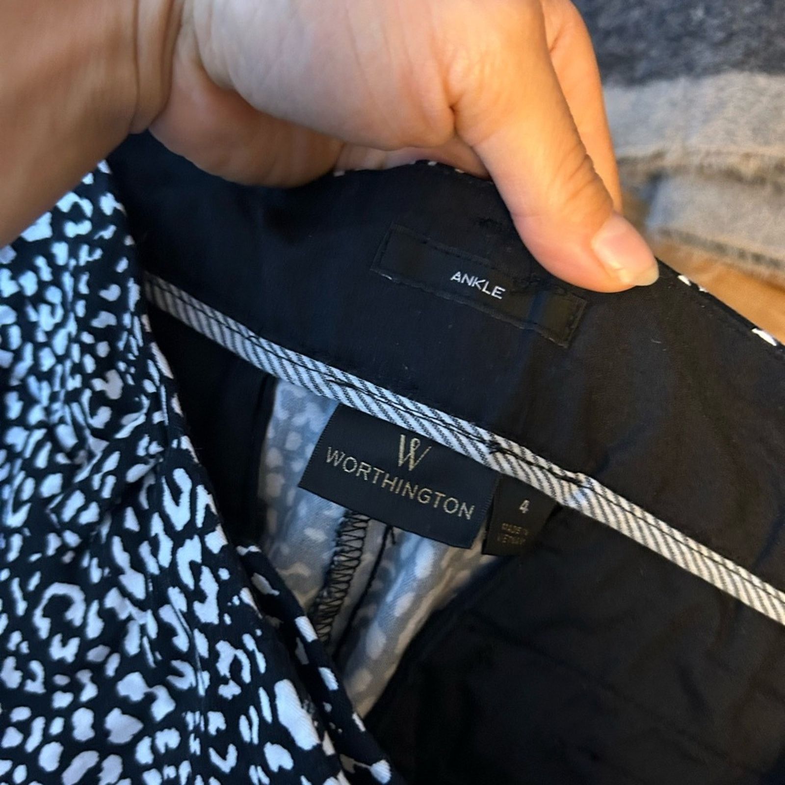 Worthington Worthington Black & White Animal Print Stretch Ankle Trouser Size 27" / US 4 / IT 40 - 3 Thumbnail