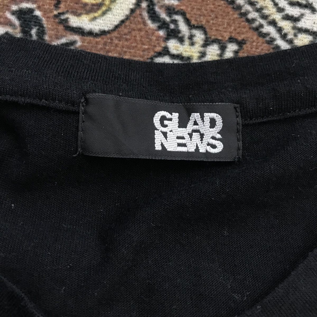 Vintage Vintage GLAD NEWS PUNK Rad Future Bones Sanskrit Tee Shirt Size S / US 4 / IT 40 - 4 Thumbnail