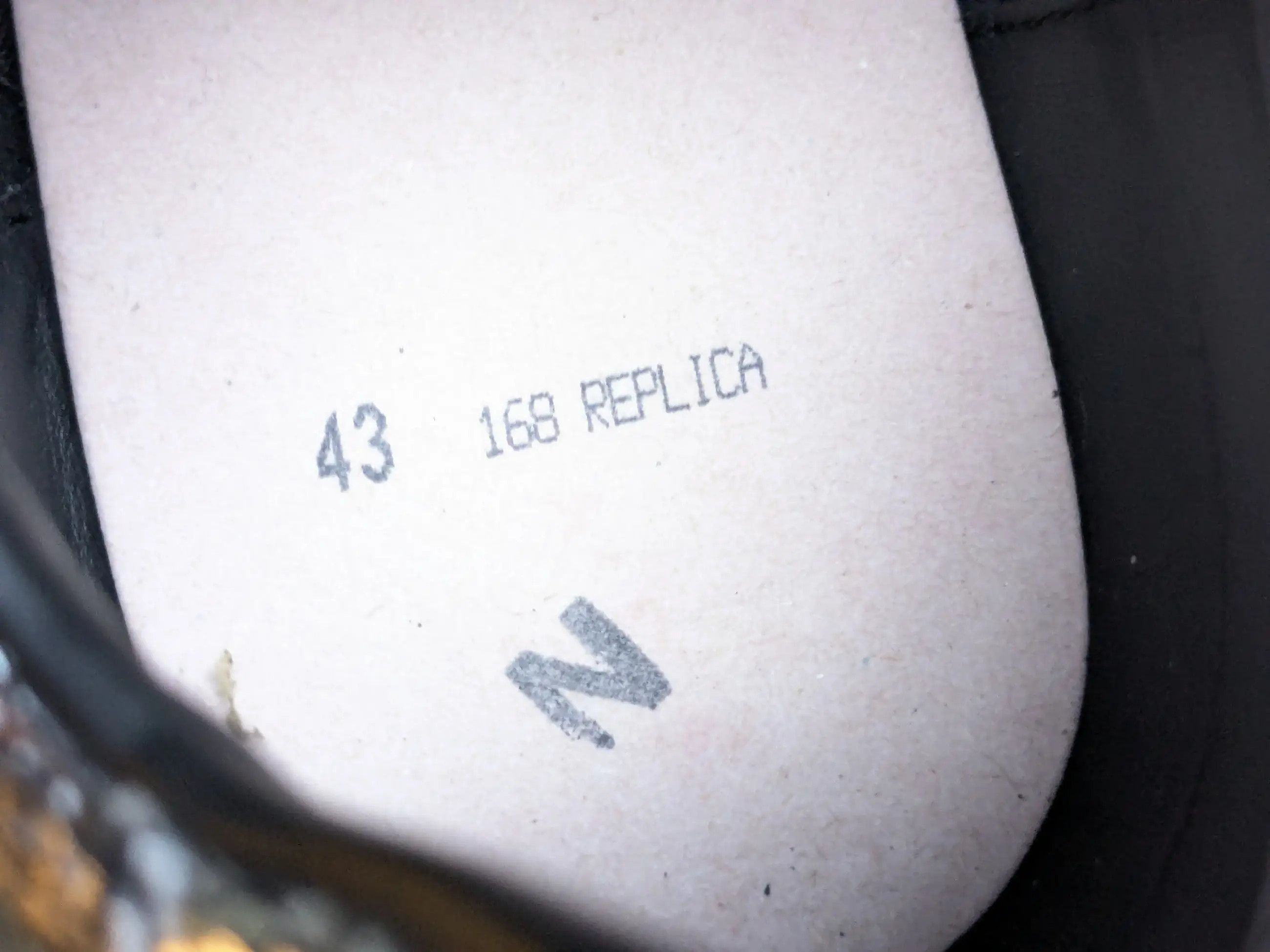 Maison Margiela Maison Margiela Replica GAT Silver 10 43 Low Tops Black Size US 10 / EU 43 - 12 Thumbnail