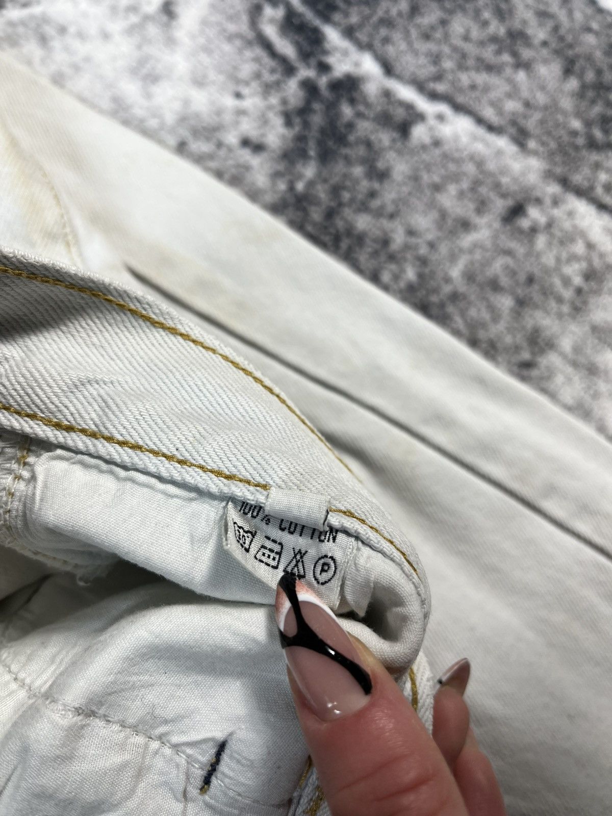 Other Kaserne Zurich Distressed White Jeans Size US 35 - 14 Thumbnail