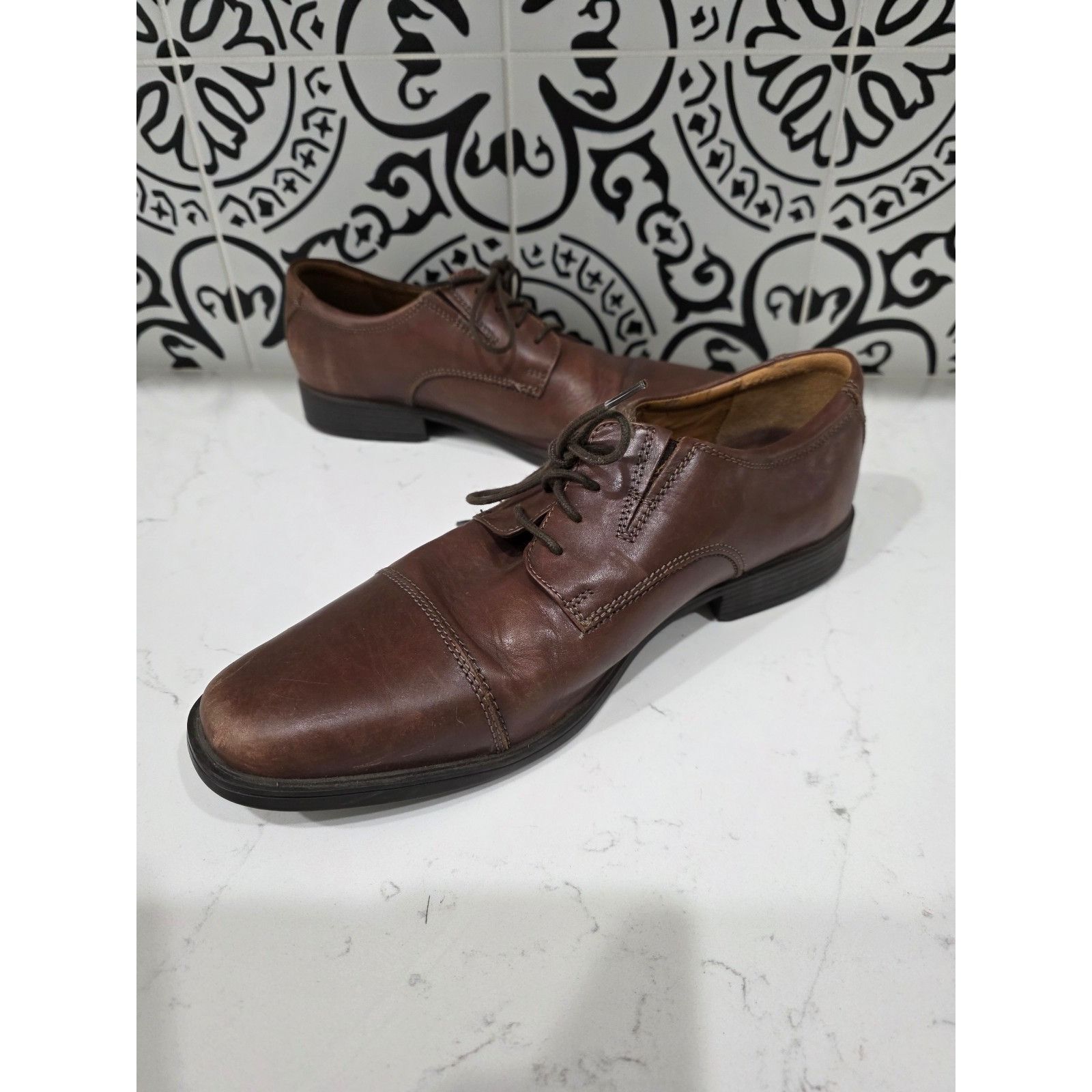 Clarks Clarks Men's Tilden Cap Oxford Shoe Dark Tan Leather 9.5 W Size US 9.5 / EU 42-43 - 1 Thumbnail