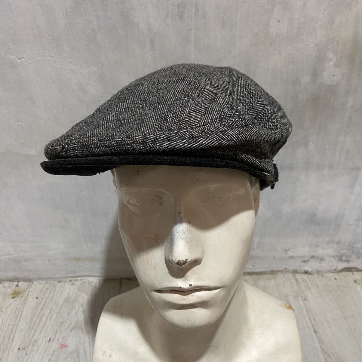 Japanese Brand Vintage golden bear herringbone flat cap Size ONE SIZE - 3 Thumbnail