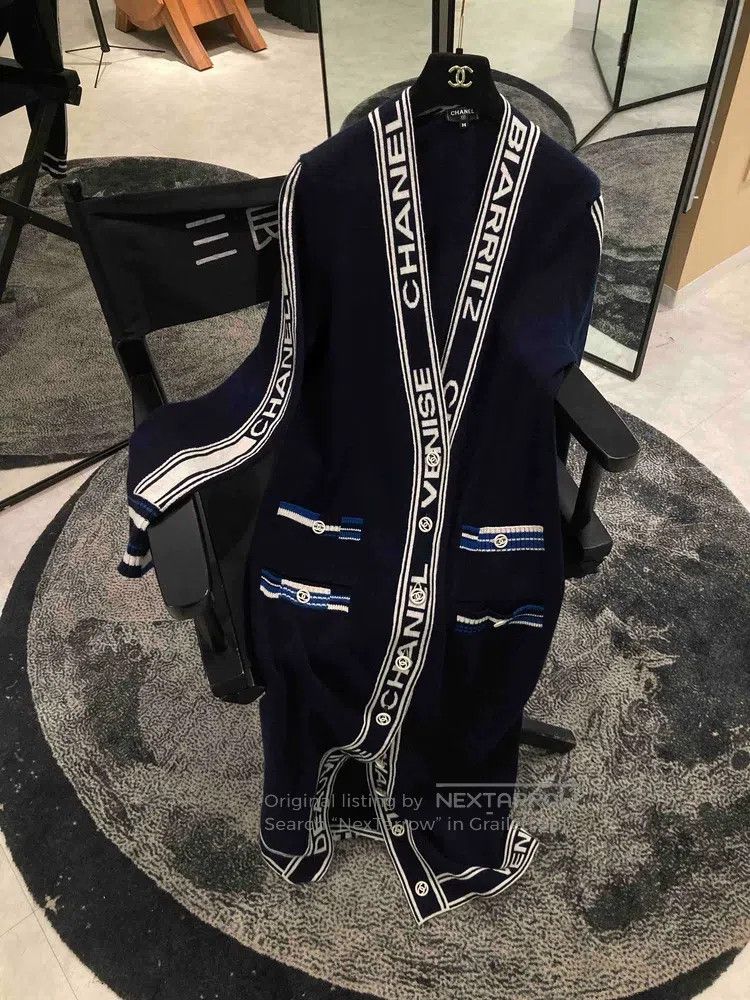 Chanel Chanel Long cardigan with blue and white letters coat Size XS / US 0-2 / IT 36-38 - 1 Thumbnail