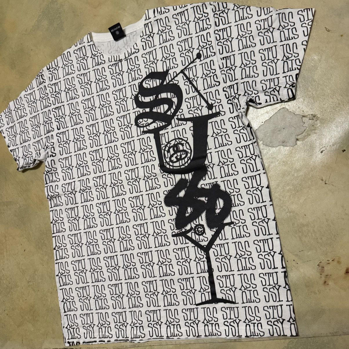Stussy Stussy Big Logo Full Print T Shirt Size US L / EU 52-54 / 3 - 2 Thumbnail