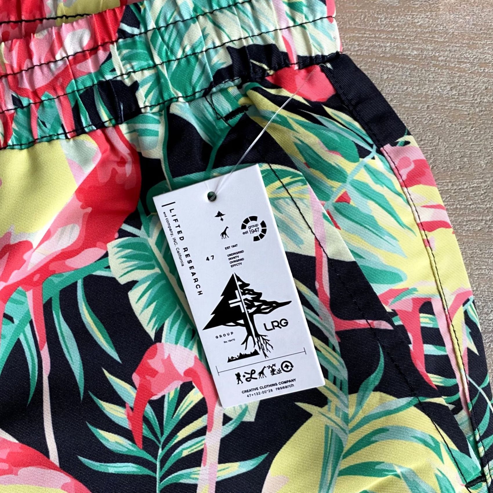 Vintage LRG Lifted Research Group Tropical Flamingo Shorts Mens Size M Size US 33 - 5 Thumbnail
