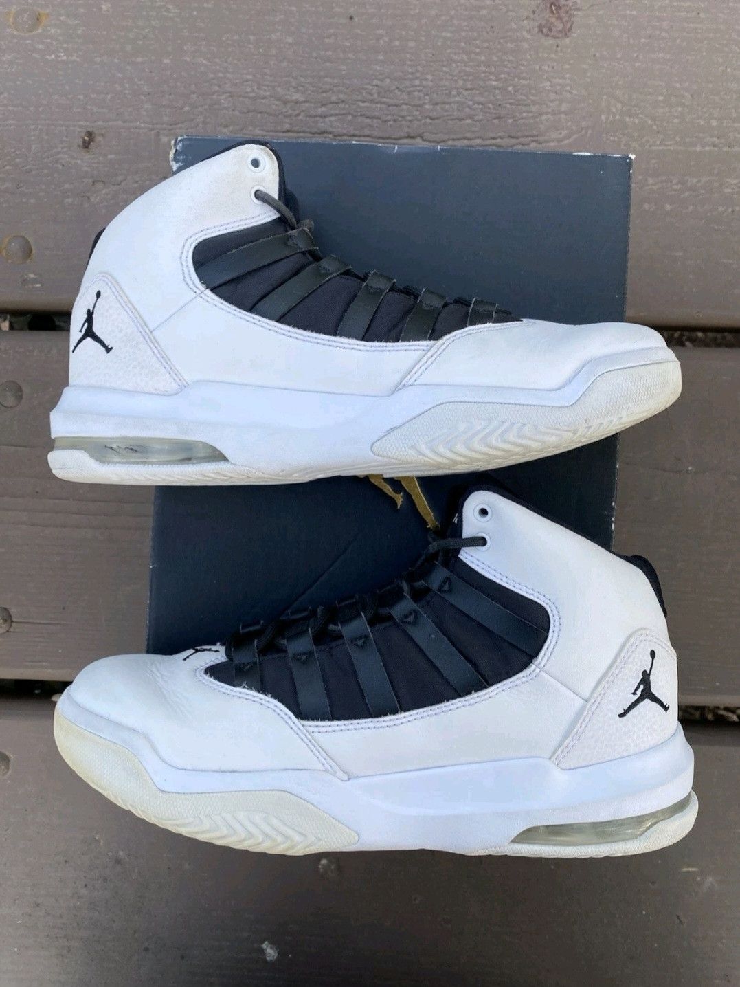 Jordan Brand Nike Air Jordan Max Aura GS White Black AQ9214100 Size 6.5 Size US 6.5 / EU 39-40 - 3 Thumbnail