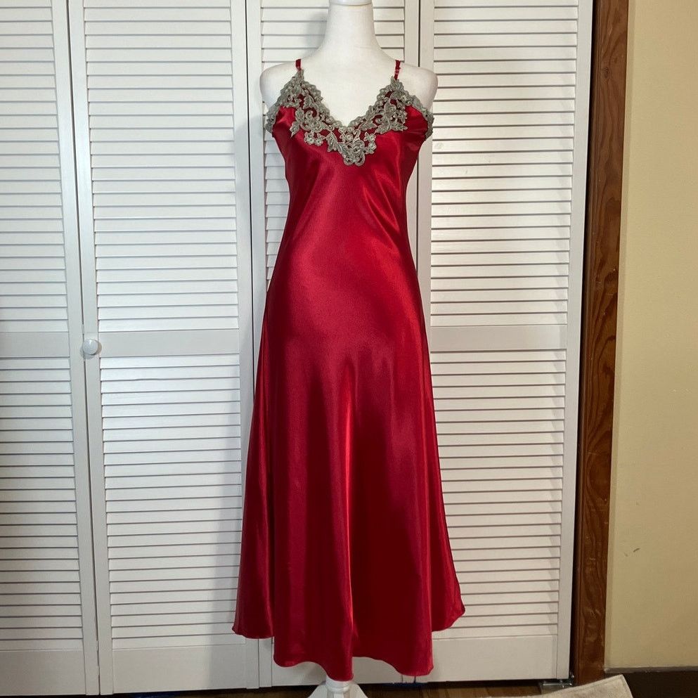 Other NWOT Silky Red Satin Silver Lace Long Rove Nightgown Set S Size ONE SIZE - 2 Thumbnail