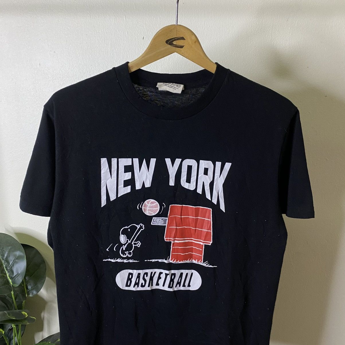 Peanuts Vintage 2000s Snoooy New York Basketball T Shirt Size US M / EU 48-50 / 2 - 2 Thumbnail
