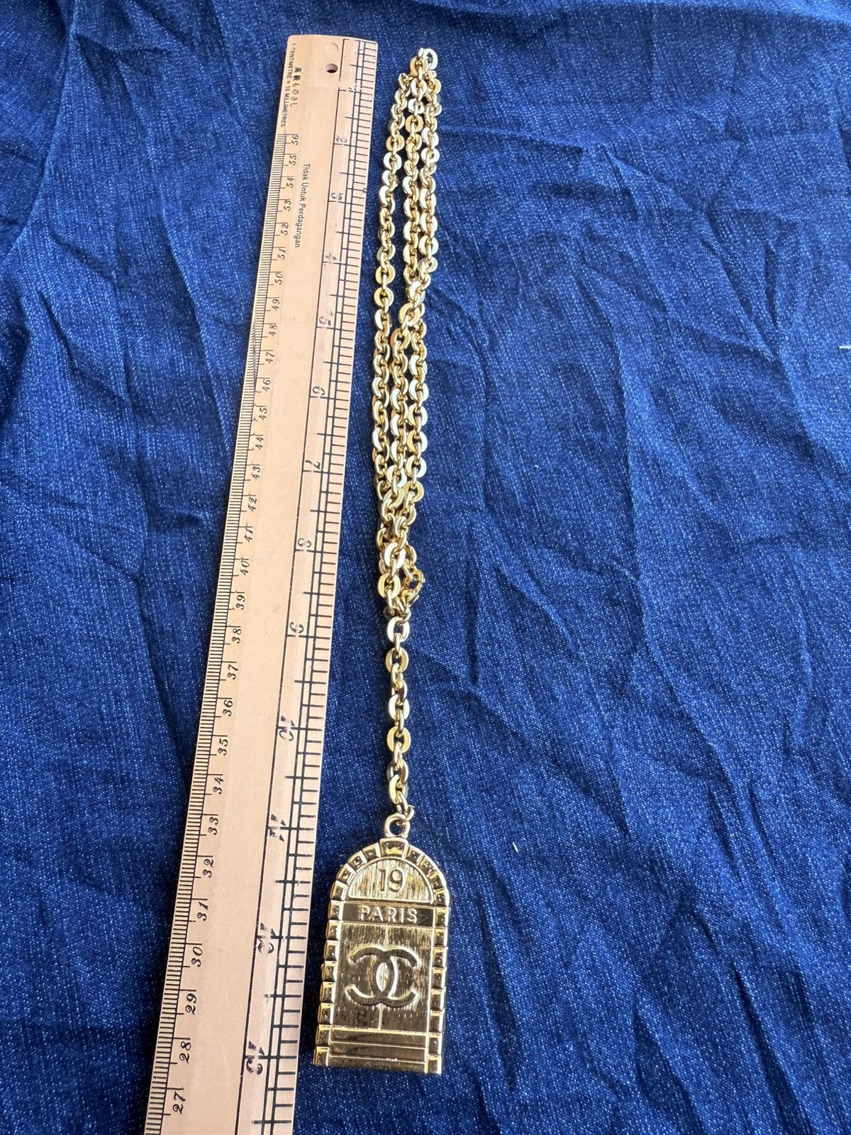 Chanel CHANEL Runway 31 Rue Cambon Door Long Necklace Gold Size ONE SIZE - 9 Thumbnail
