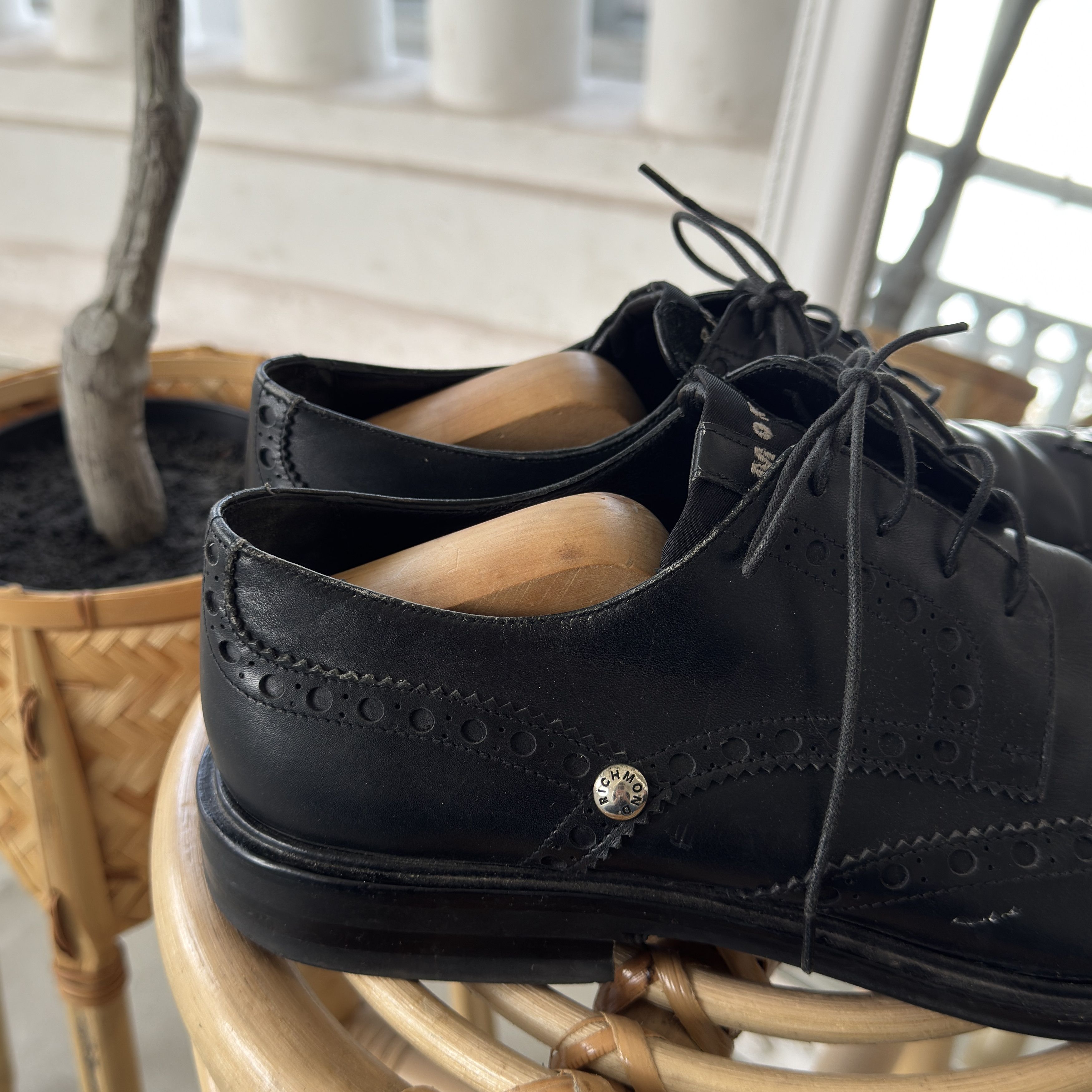 John Richmond Vintage Richmond Black Leather Wingtip Brogue Oxford Shoes Size US 9 / EU 42 - 5 Thumbnail