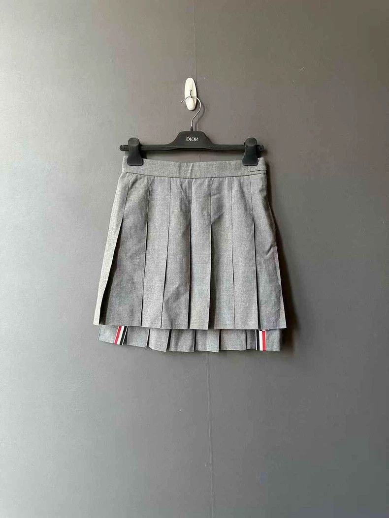 Thom Browne Thom Browne Medium grey pleated skirt Size 25" / US 0 / IT 36 - 1 Thumbnail