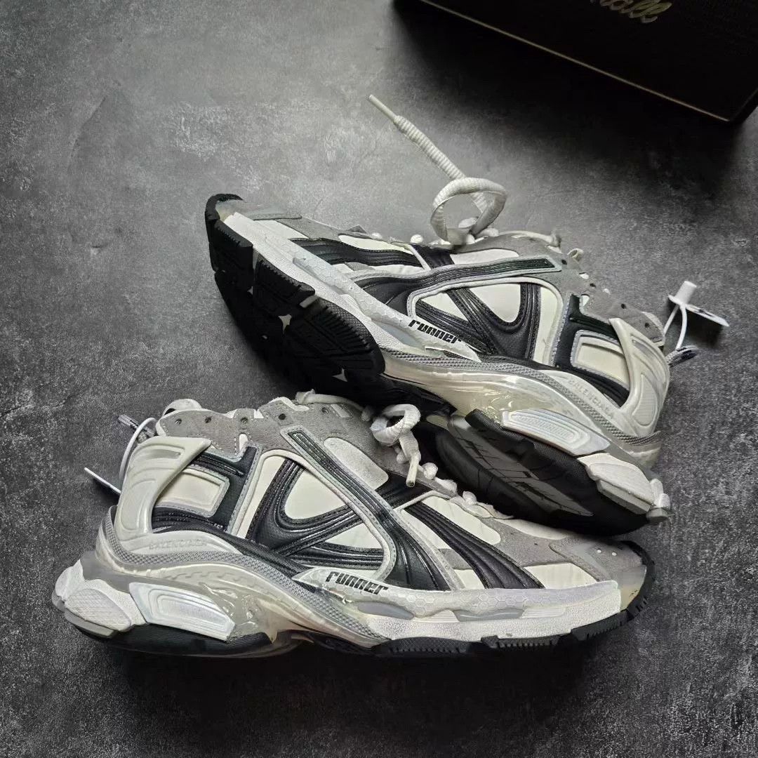 Balenciaga Balenciaga Running Multi Lowtop Sneakers 40 Men Size US 7.5 / EU 40-41 - 1 Thumbnail