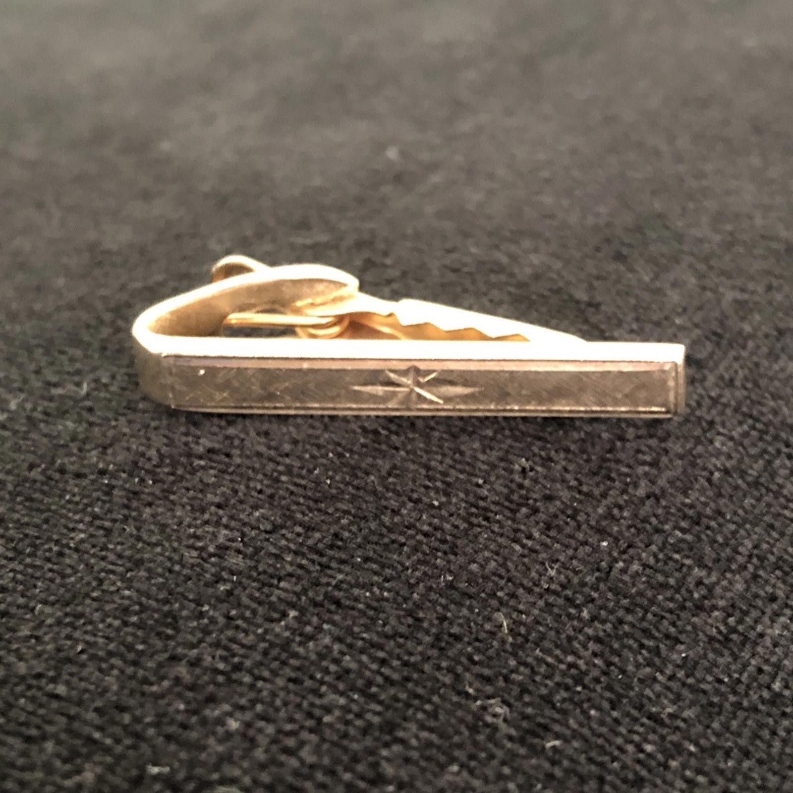The Unbranded Brand 1-3/8" Diamond Cut Starburst Gold Tone Vintage Tie Clip Size ONE SIZE - 2 Thumbnail
