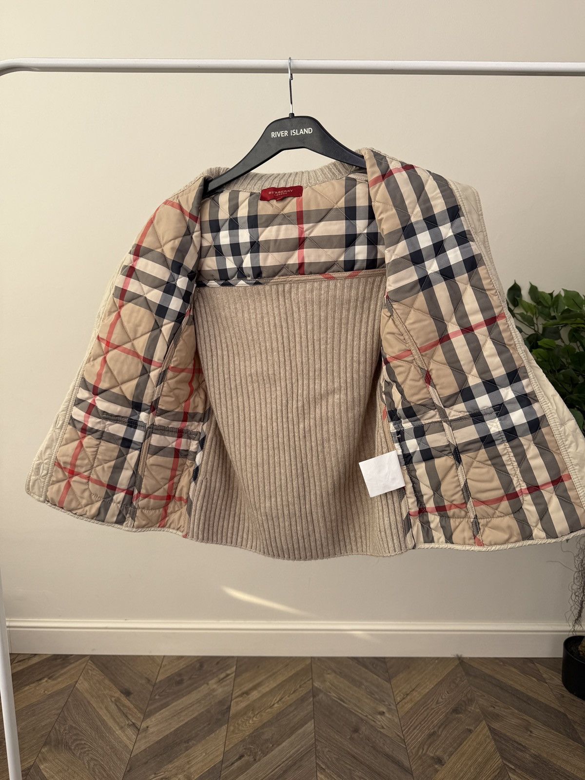 Burberry Burberry London Quilted Vest Nova Check Lined Women’s Size L / US 10 / IT 46 - 5 Thumbnail