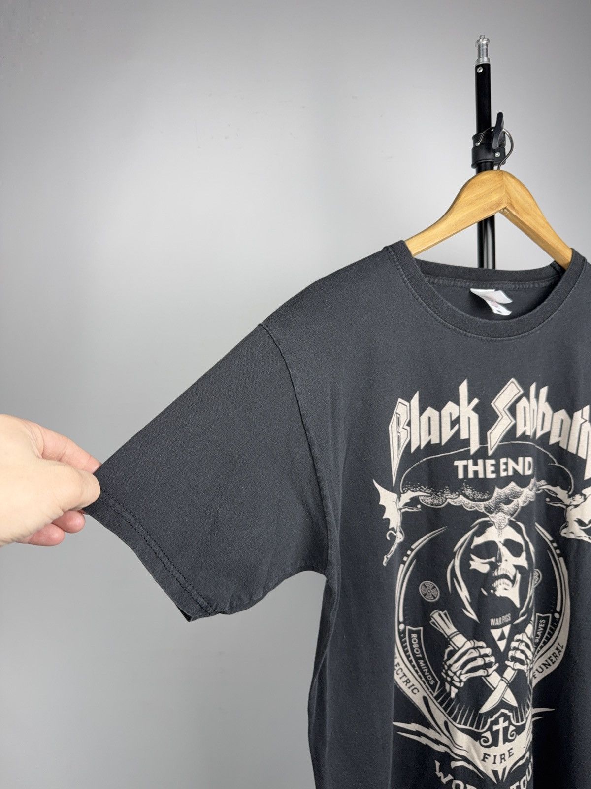 Black Sabbath 2016 Black Sabbath The End World Tour Skull Metal T-Shirt Size US L / EU 52-54 / 3 - 5 Thumbnail