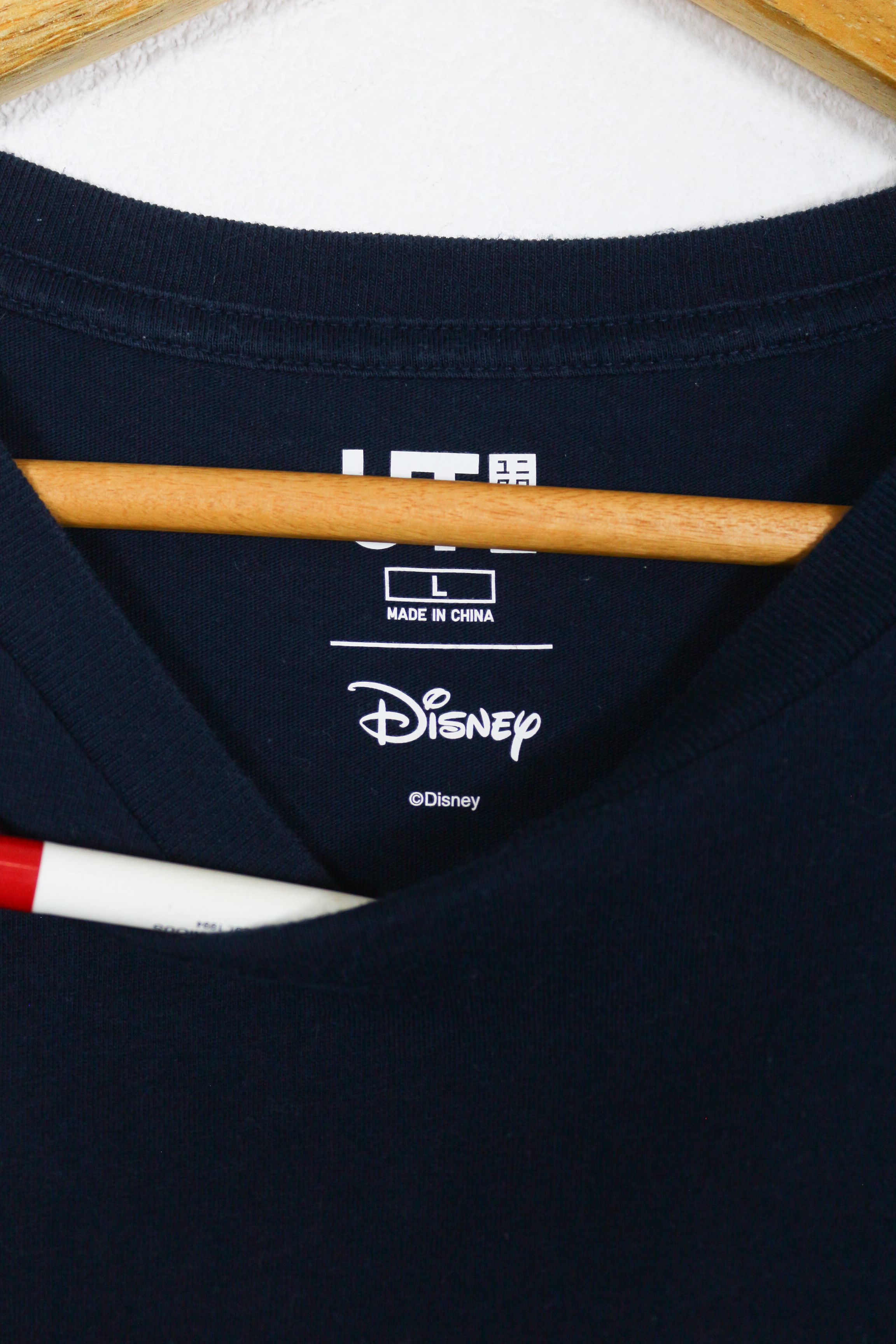 Disney × Uniqlo Uniqlo x Disney Mickey Mouse Pocket Logo Tee T-shirt NZ Size US L / EU 52-54 / 3 - 3 Thumbnail