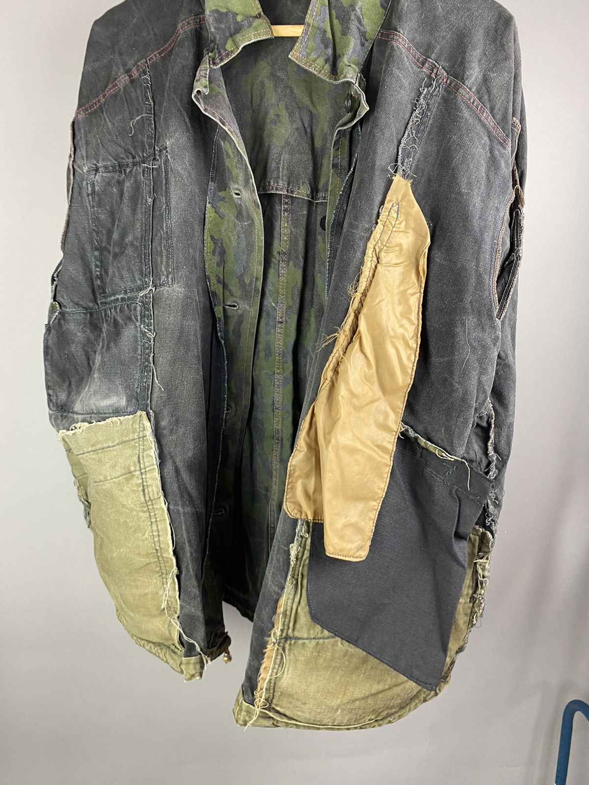Vintage Rare Vintage Distressed Camo Hunting Jacket – Multi-Pocket Size US L / EU 52-54 / 3 - 14 Thumbnail
