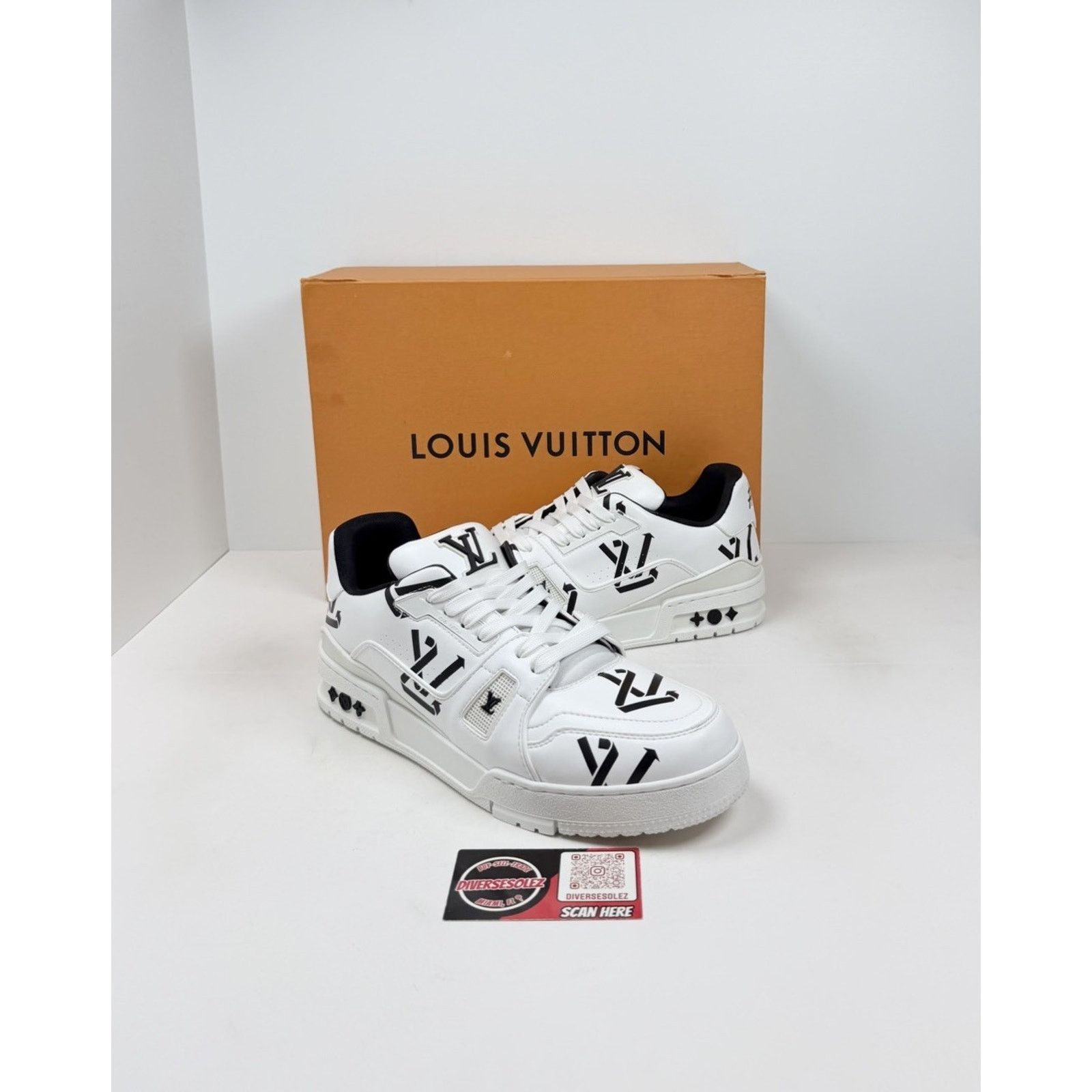 Louis Vuitton Size 8LV/9US - Louis Vuitton White Black Trainers Size US 9 / EU 42 - 1 Thumbnail