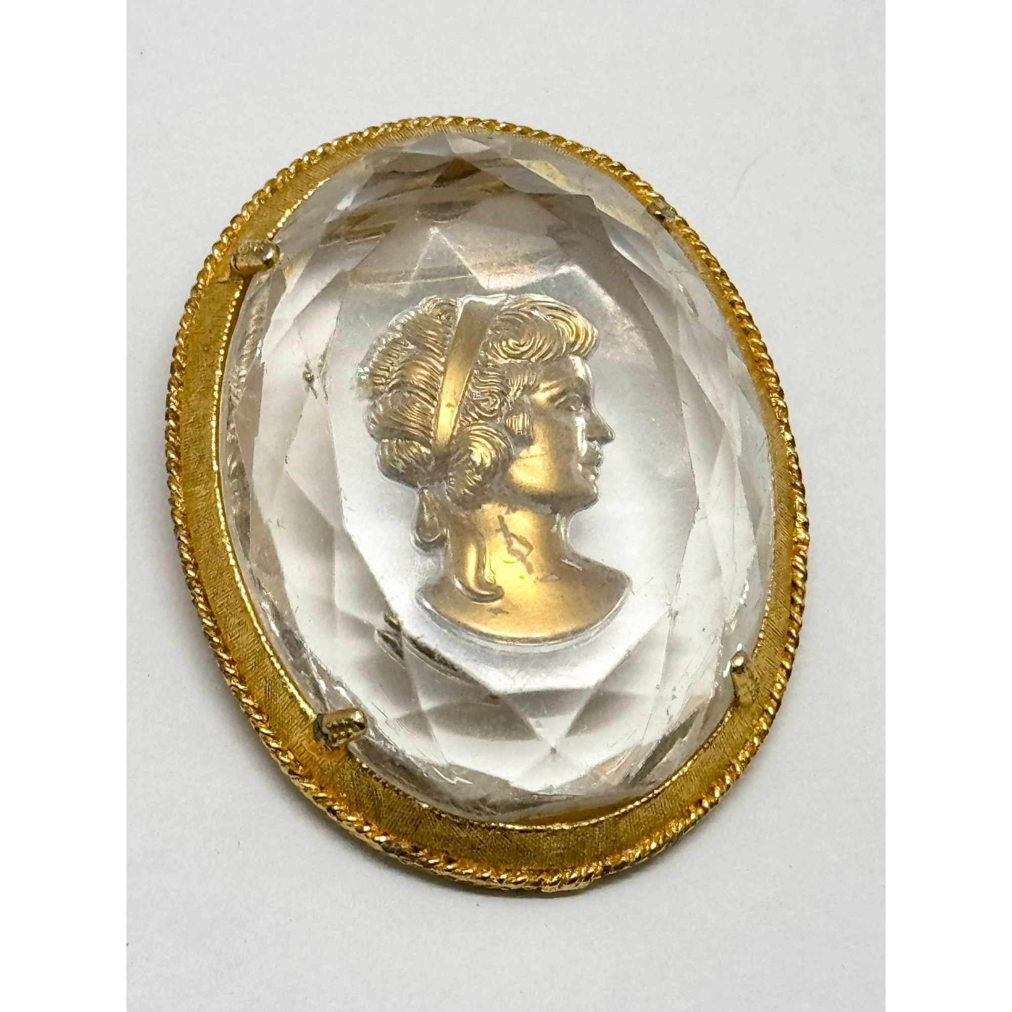 Vintage Vintage reverse intaglio glass cameo brooch pin Size ONE SIZE - 2 Thumbnail