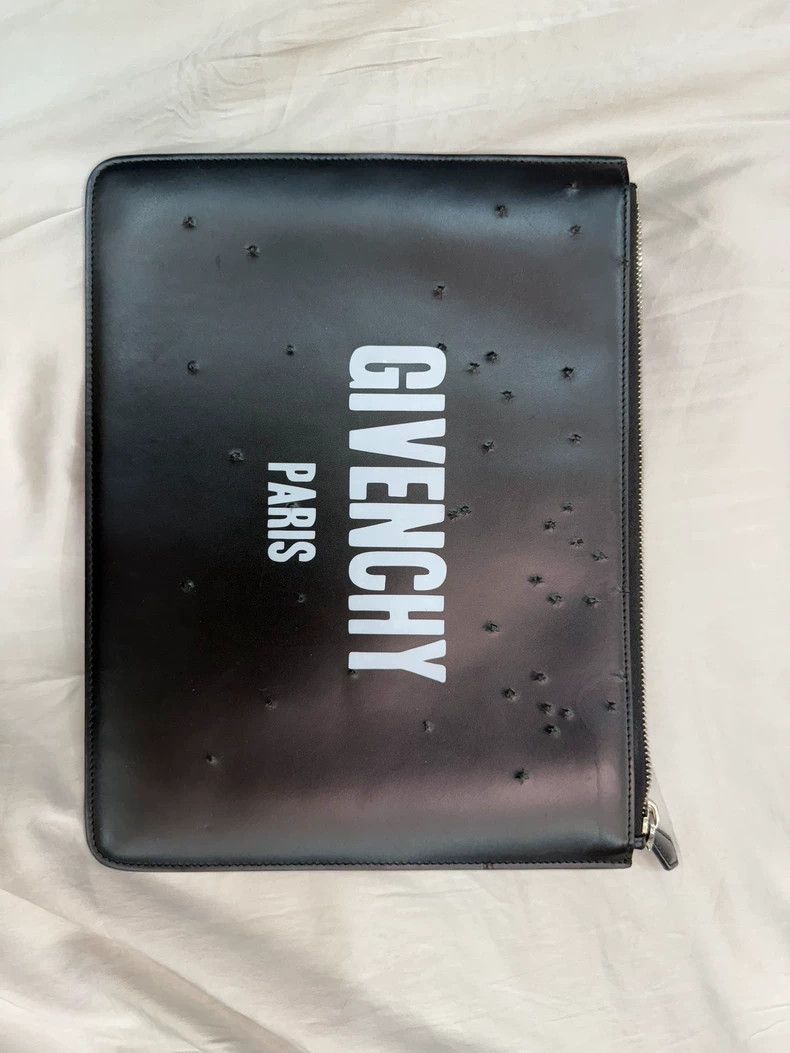 Givenchy Givenchy Paris Clutch Bag - dmc Size ONE SIZE - 1 Thumbnail
