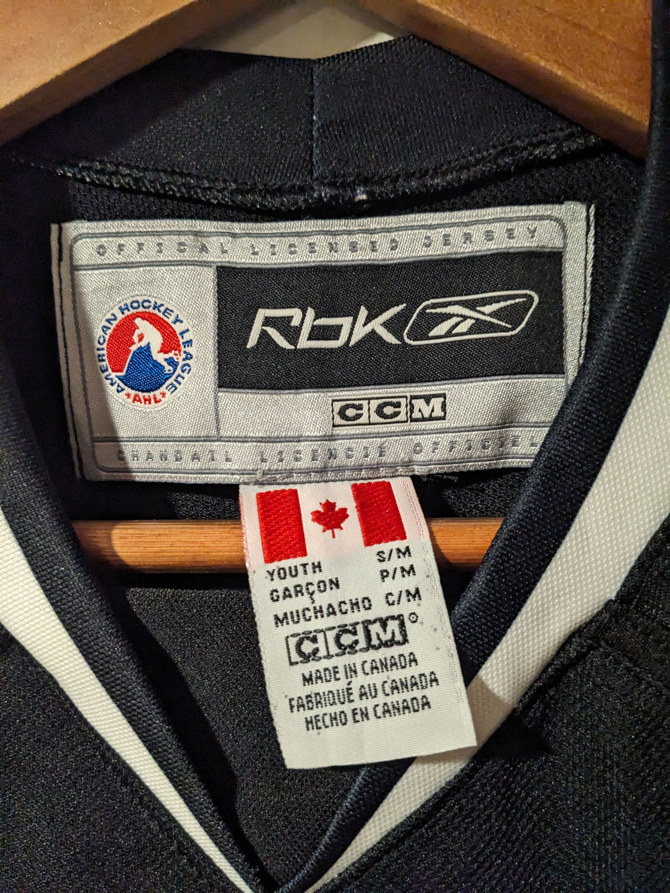 Ccm × NHL × Vintage Vintage 90s Worcester Sharks CCM Youth Small Hockey Jersey Size US S / EU 44-46 / 1 - 3 Thumbnail