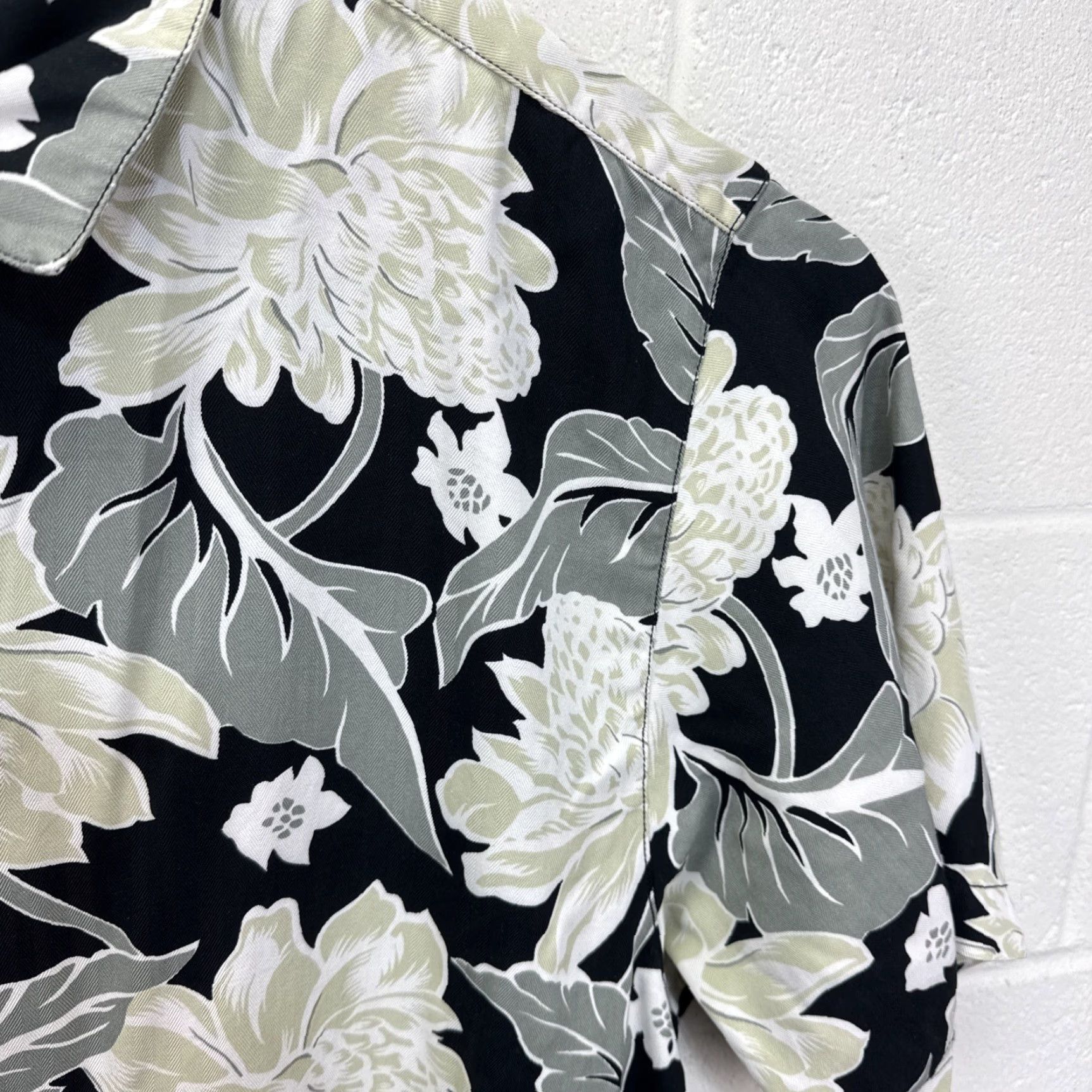 Tommy Bahama Tommy Bahama Floral Silk Button-Down Camp Shirt Mens Large Multicolor Hawaiian Beach Size US L / EU 52-54 / 3 - 5 Thumbnail