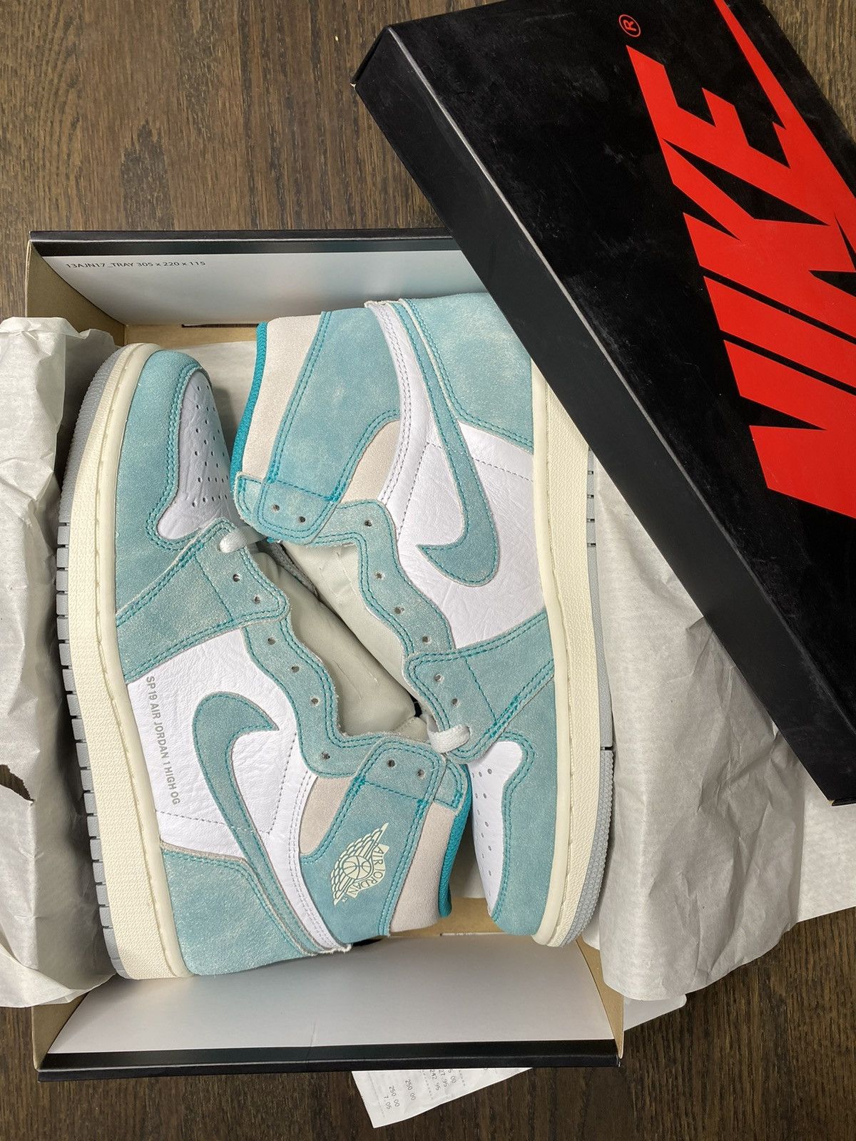 Jordan Brand AIR JORDAN 1 HIGH OG 'TURBO GREEN' Size US 8.5 / EU 41-42 - 3 Thumbnail