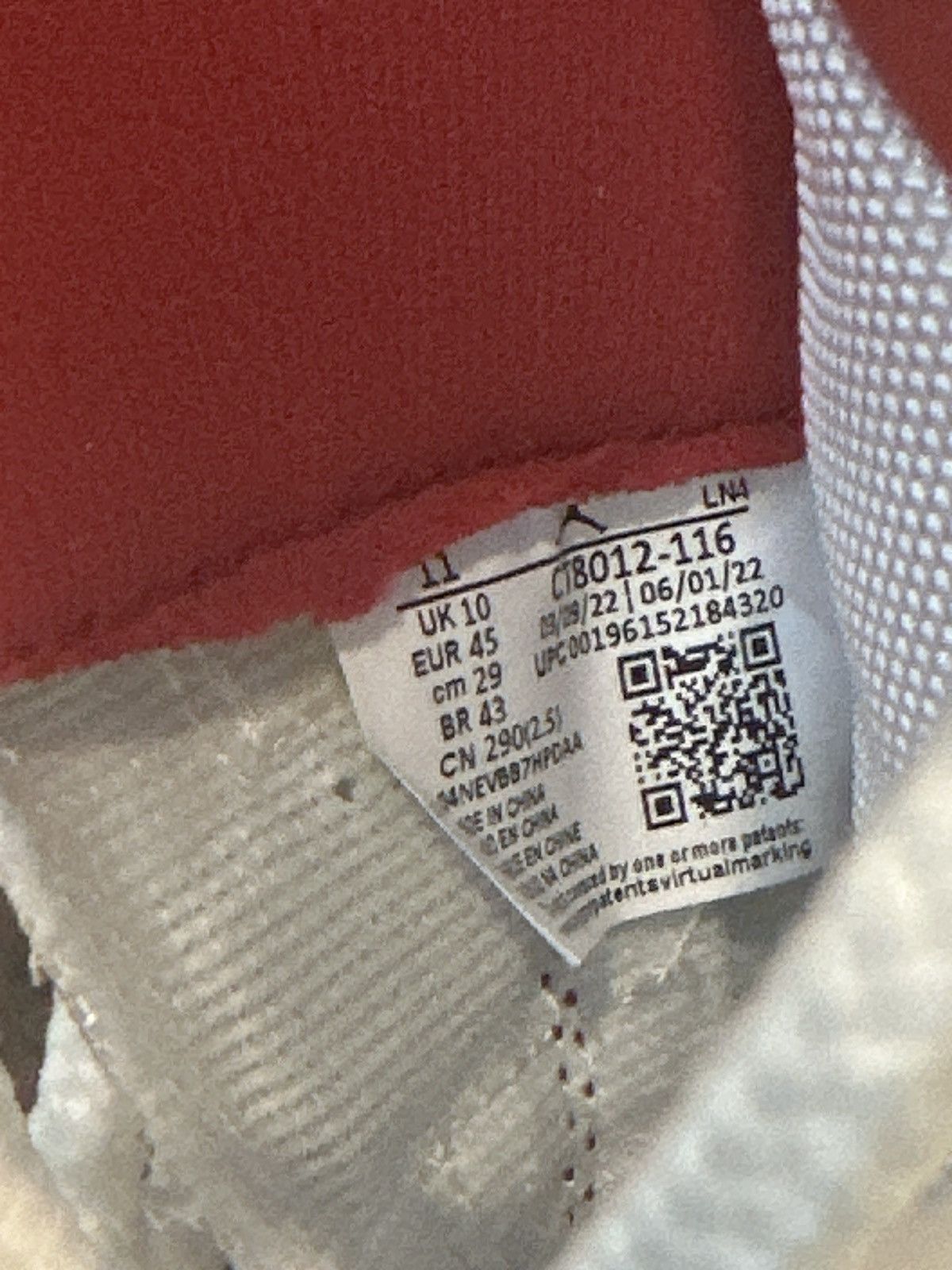 Jordan Brand Air Jordan 1 Retro (cherry) Size US 11 / EU 44 - 9 Thumbnail